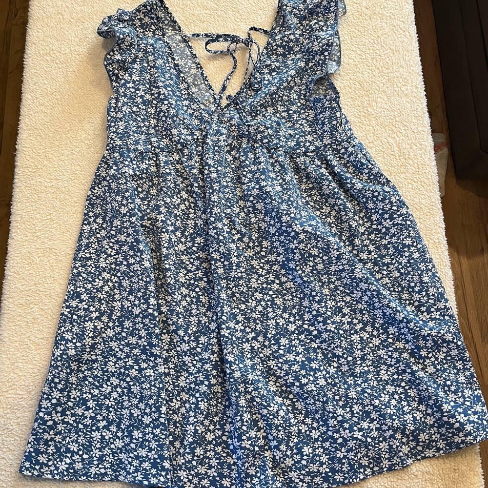 Dress - Picture 4 of 4
